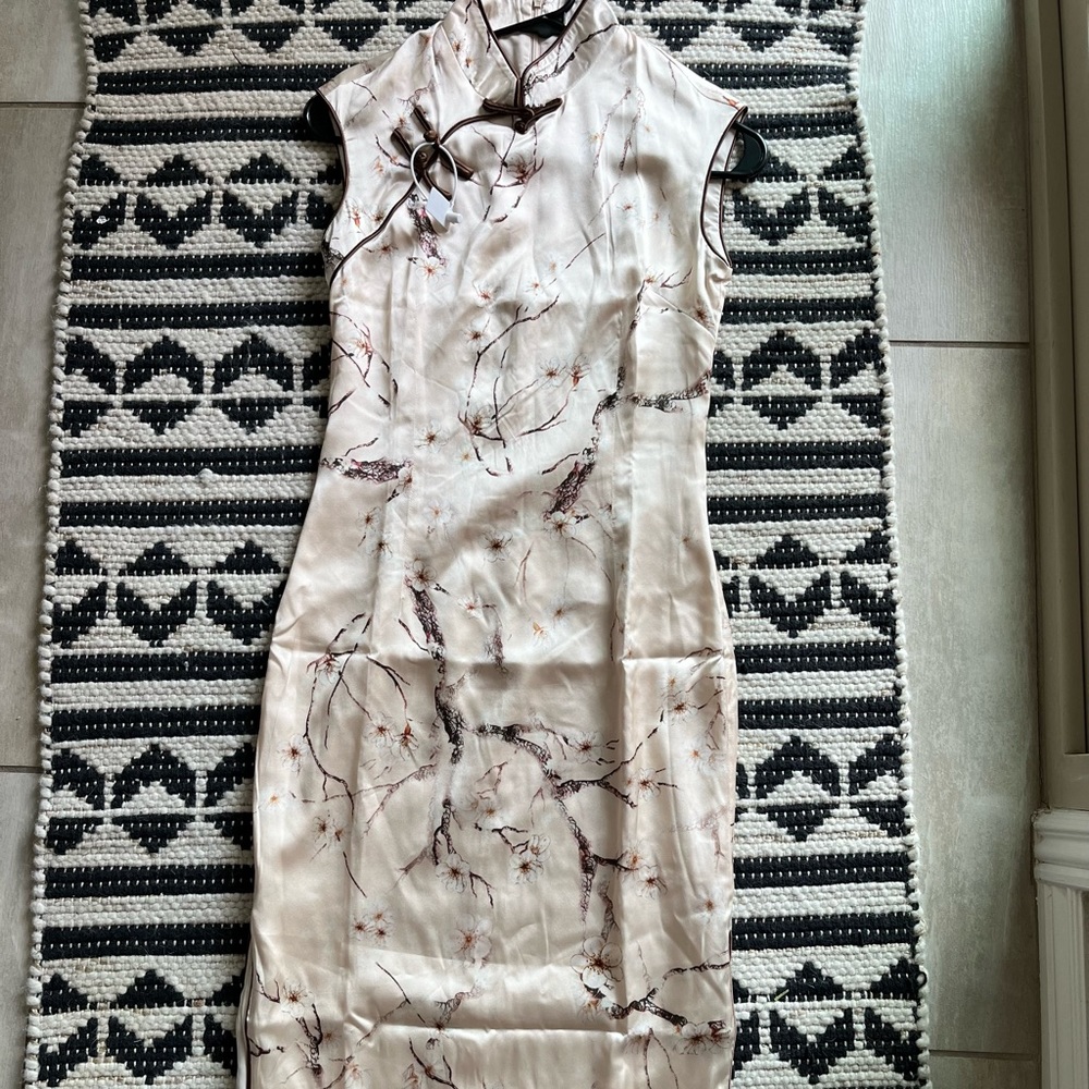 Cheongsam midi dress.
